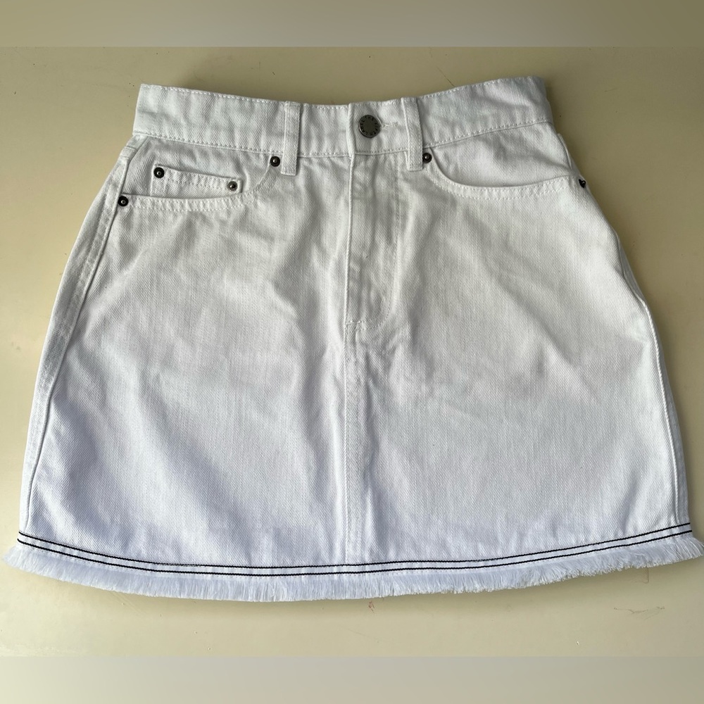The Fifth Label White Denim Mini with Tufted frayed edge Size S - Sample
